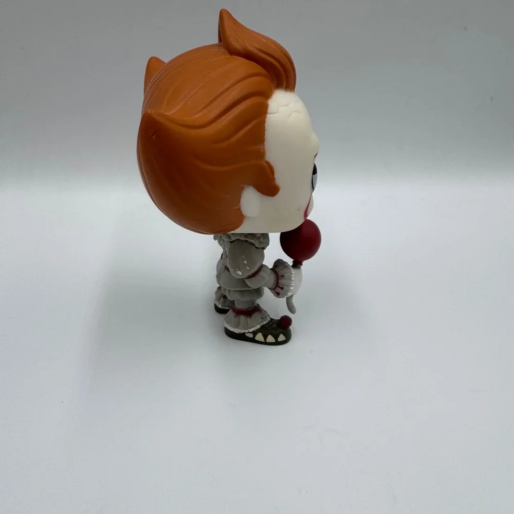 Funko Pop IT‎ Pennywise Vinyl Figure Grey Red Balloon Horror Movie No Box